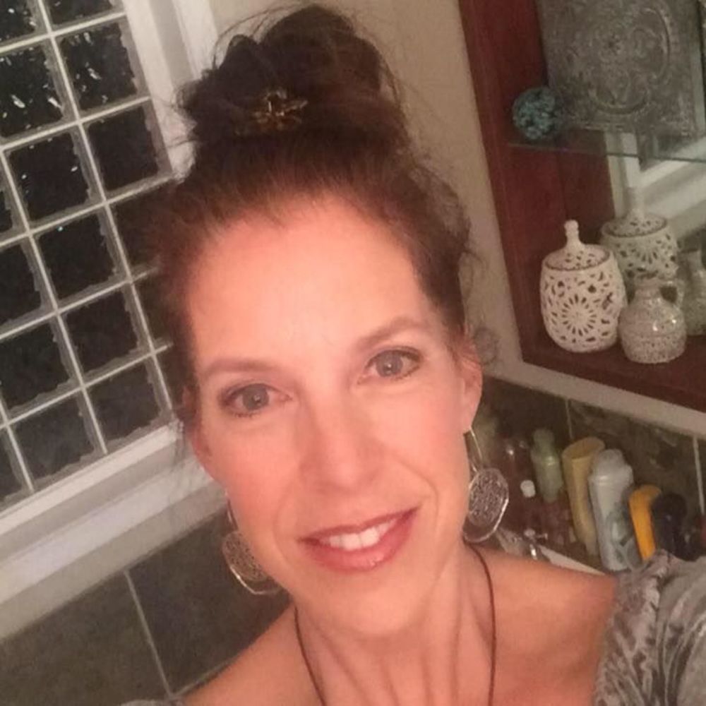 Meet your Posher, Hilary